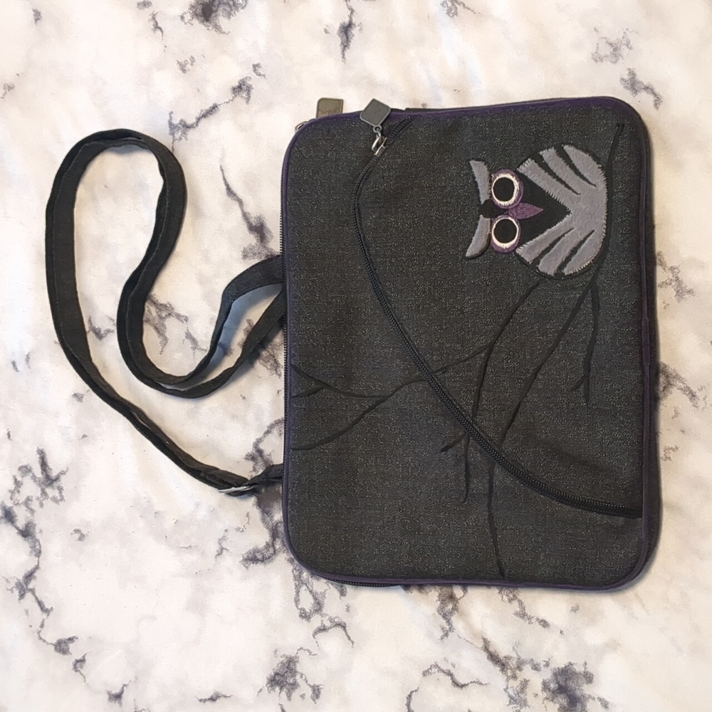 Jak's crossbody bag with owl design